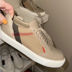 Burberry Sneakers Women